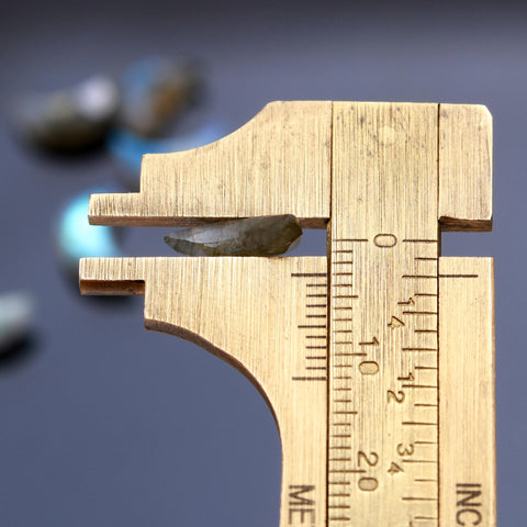 Labradorite Grey Moon Carving Natural 3 MM Stone