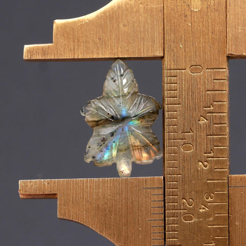 Labradorite Grey Leaf Carving Natural 10 MM Stone